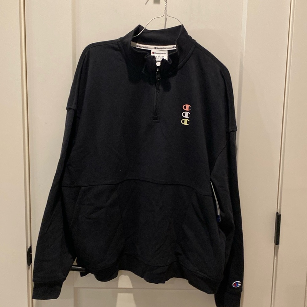 Women’s Champion 1/4 Zip Sweatshirt.  Front Pocket.  Black.  Size Large‎